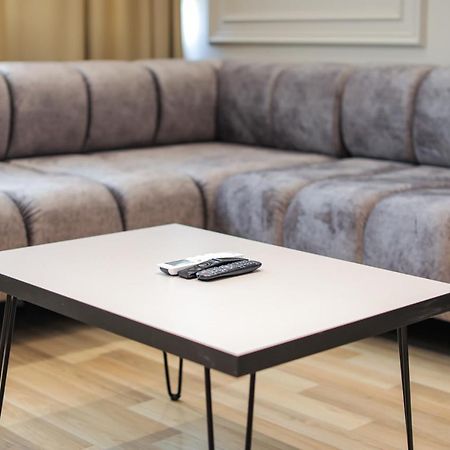 Miku Apartment -Outstanding Apartment at Taiwan Tirana Bagian luar foto